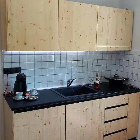 Eva 's Paradise 佩弗卡里