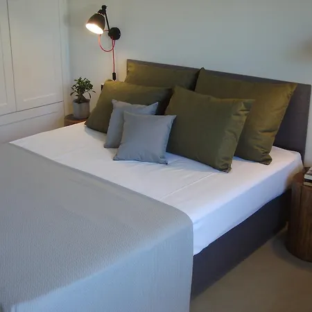 Eva 's Paradise Pefkari