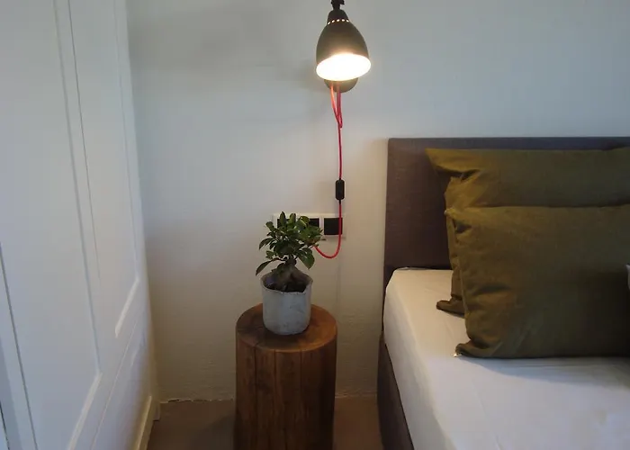 Eva 's Paradise Pefkari