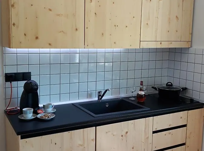 Eva 's Paradise Pefkari