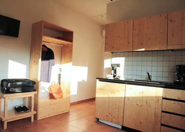 Eva 's Paradise * Pefkari